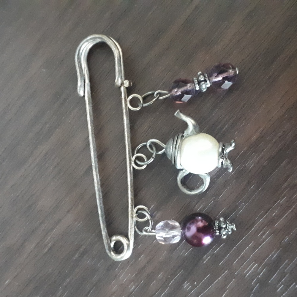 Kilt Pin with Purple Accents And Teapot